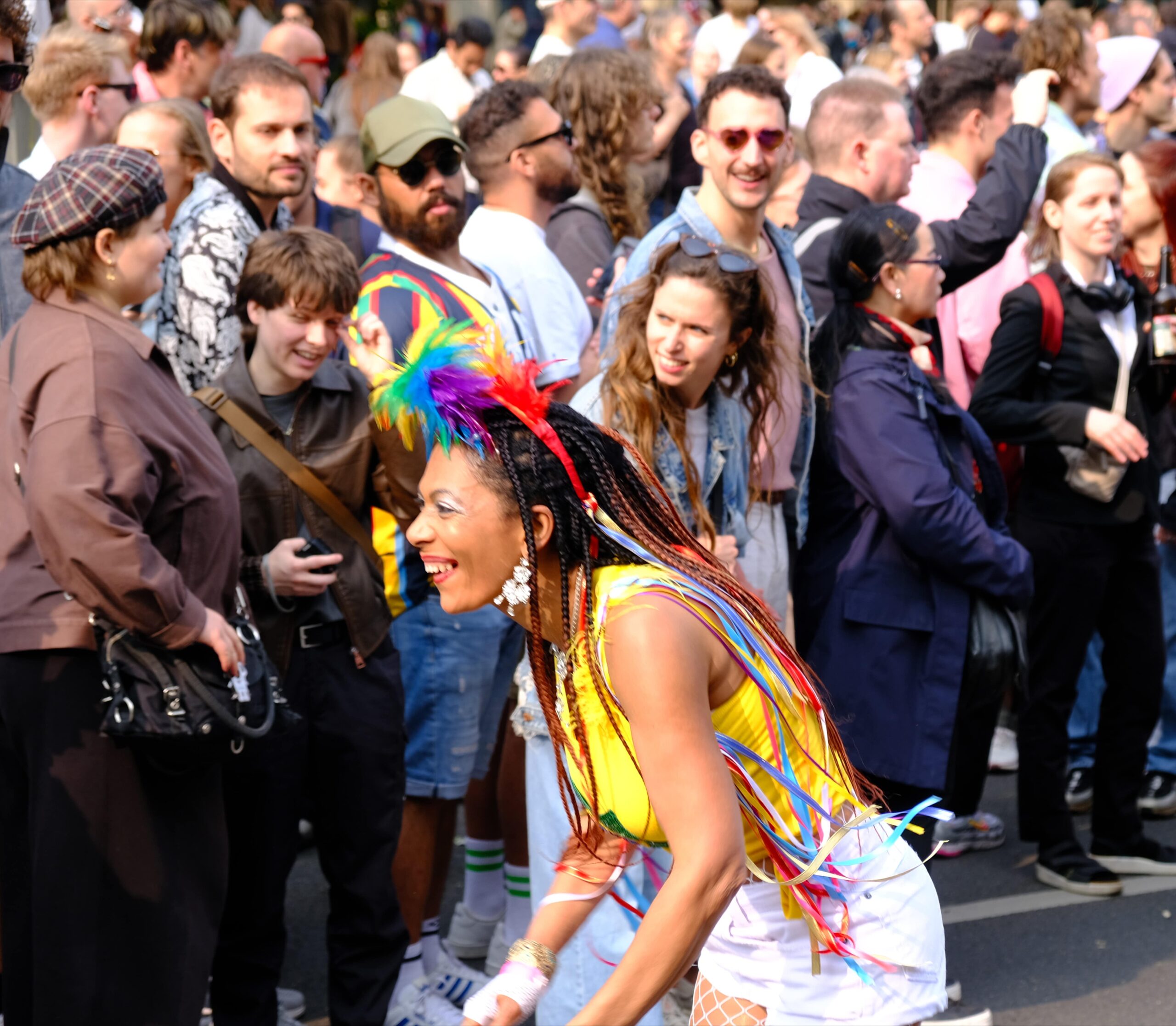 Festive crowd at the 2025 Berlin Karneval der Kulturen, celebrating diversity with music, dance, parades, and vibrant cultural expressions in Germany’s largest multicultural street festival.